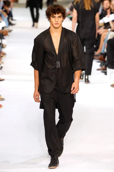 Look 17